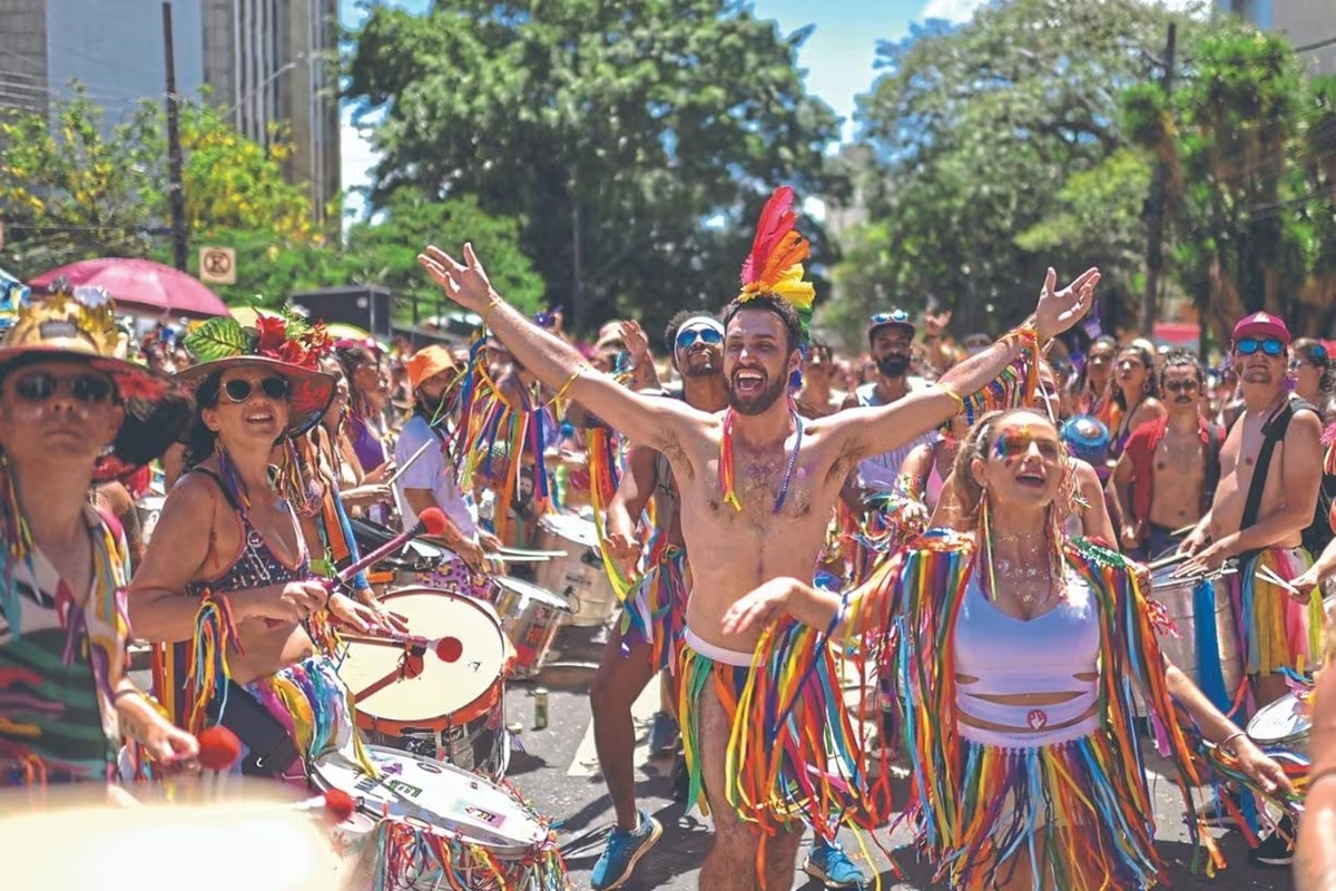 Como Economizar Dinheiro no Carnaval Mas Sem Perder a Diversão?!
