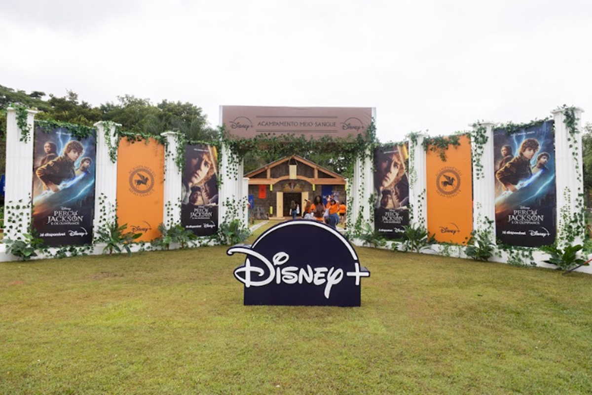 Visite o Universo de Percy Jackson: Disney+ Lança Ação Temática Grátis em SP!