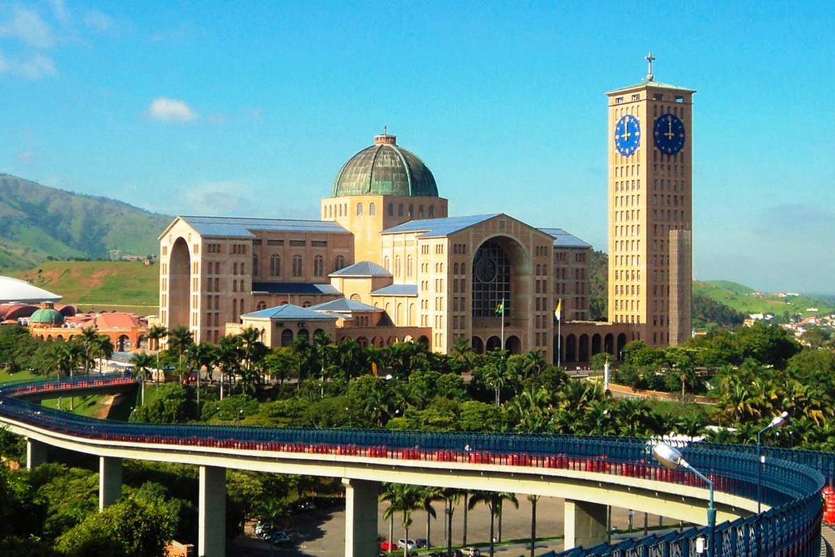 Descubra as 7 melhores pousadas econômicas e confortáveis em Aparecida do Norte!