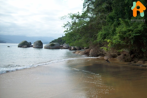 Descubra a História e a Beleza Natural da Ilha Anchieta em Ubatuba - SP