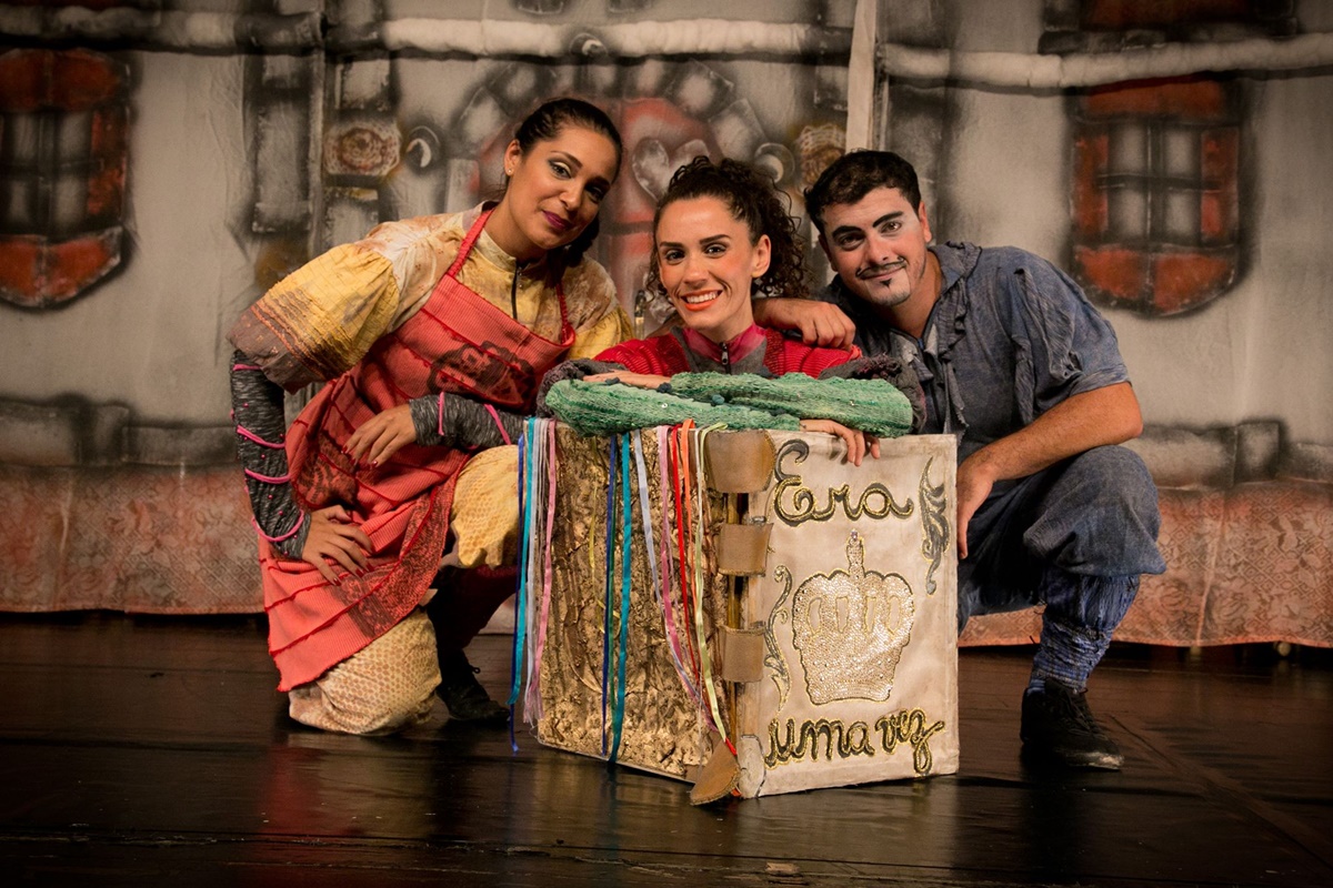 Embu das Artes - Grupo Pasárgada de Teatro exibe peça infantil nos dias 6 e 7!