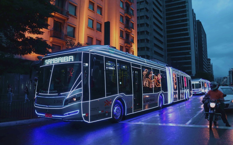 Tradicionais ônibus iluminados já circulam em São Paulo!