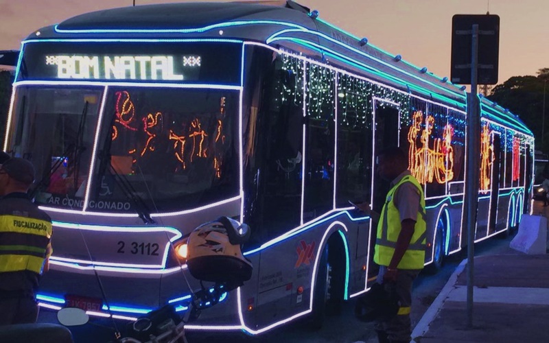 Tradicionais ônibus iluminados já circulam em São Paulo!