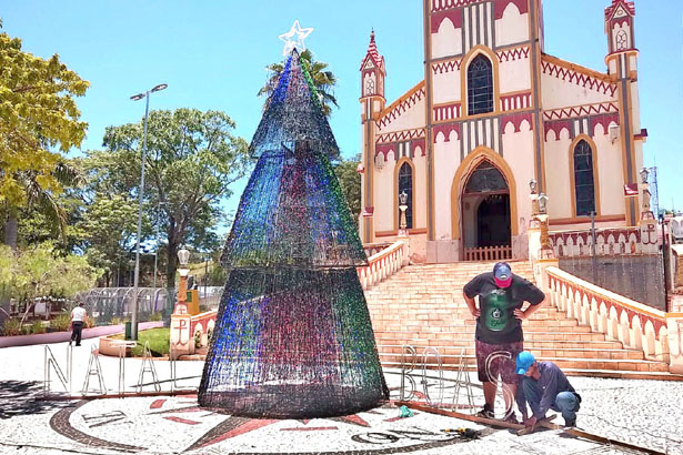 Irá inaugurar neste sábado as Luzes de Natal de Águas de Santa Bárbara!