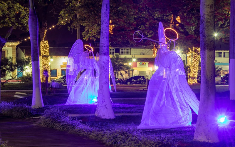 Clima Natalino invade a cidade de São Sebastião!
