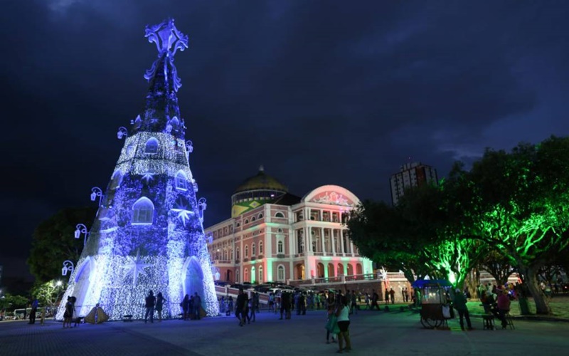 Clima Natalino invade a cidade de São Sebastião!