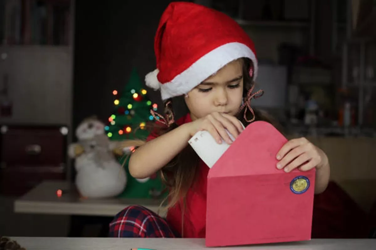Por que as crianças enviam cartas ao Papai Noel?