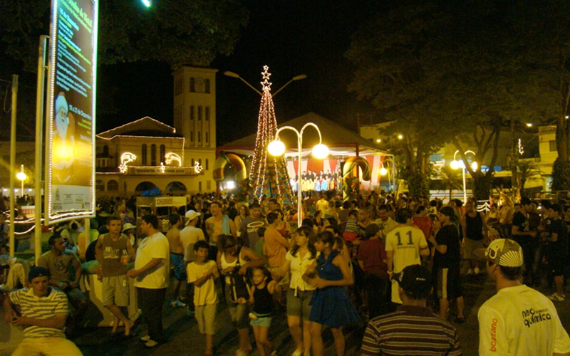 Celebrações de fim de ano, decorações e caravana Coca-Cola chega em Boituva!