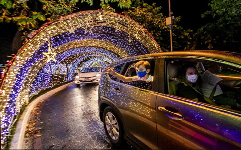 Tour por Itupeva no Ônibus Iluminado é diversão na certa durante o Natal!