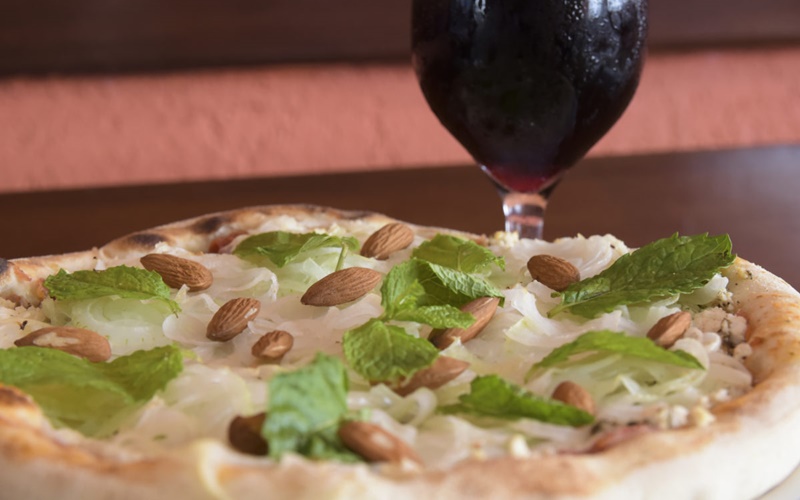 Cheirinho de fome? Vem pra Atibaia!