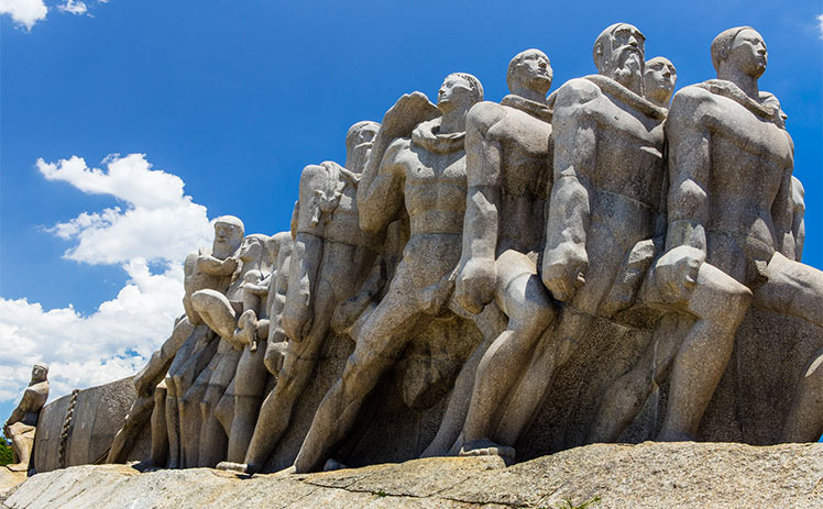 Monumento às Bandeiras e Sua História