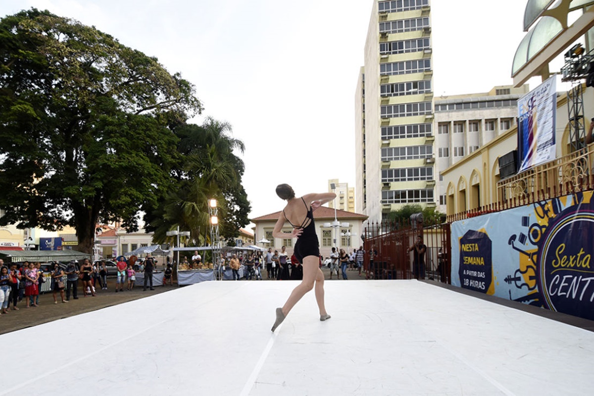 Sexta no Centro neste dia 08 com programação de abertura do Enredança 2022!