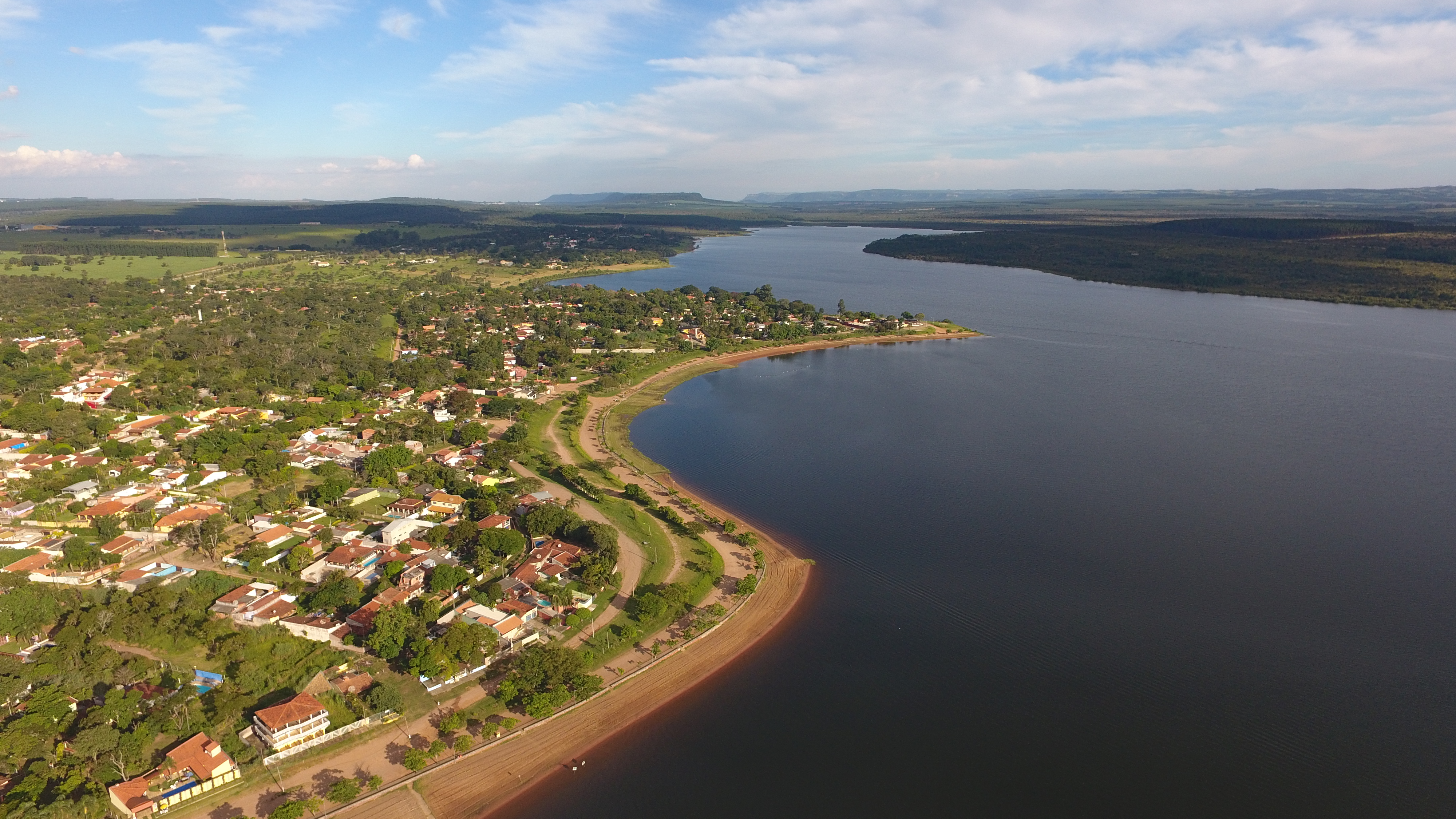 Uma das Cachoeiras Mais Bonitas do Interior de SP Fica em Itirapina