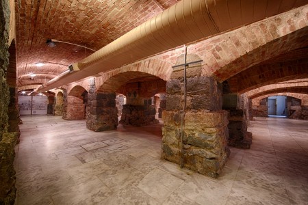 Bares Escondidos e Lugares Subterrâneos Para Você Conhecer em SP