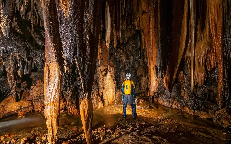 Ecoturismo: conheça as melhores cavernas e cachoeiras em Iporanga!