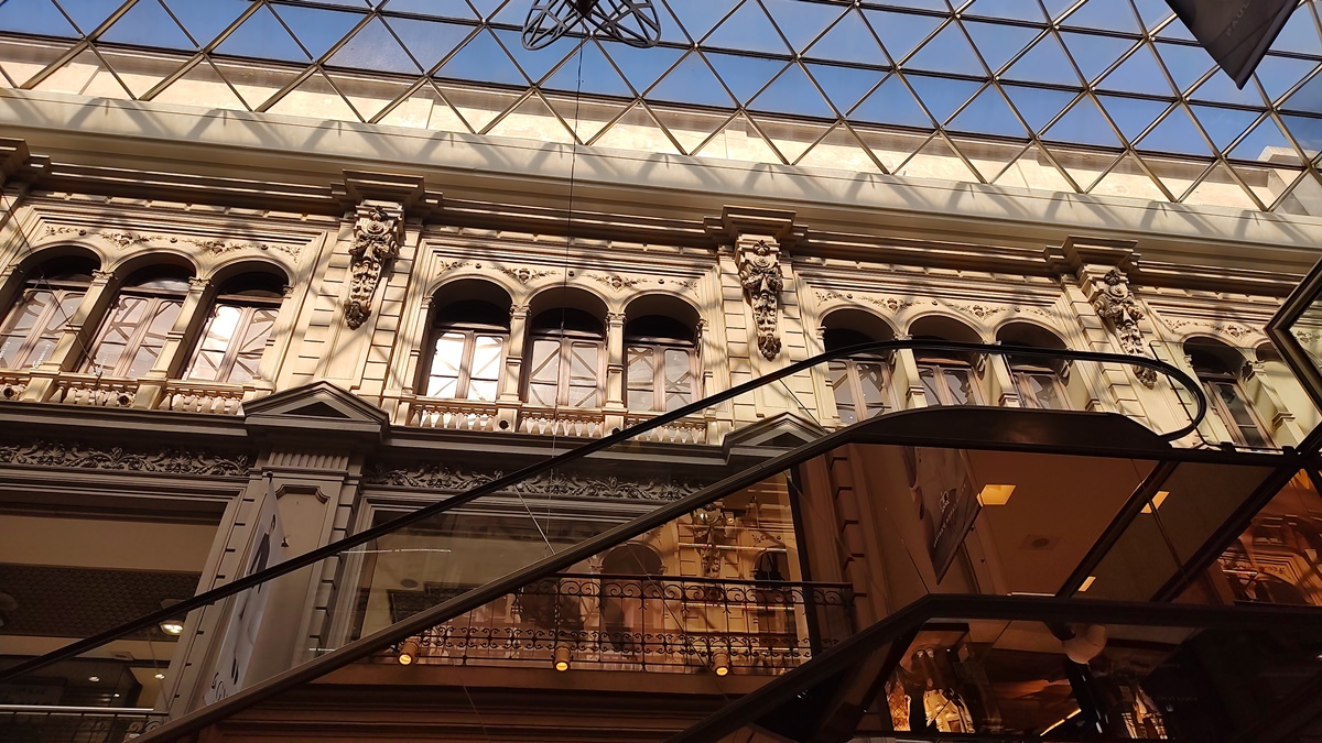 Quando Se Fala de Compras em Buenos Aires Tem Galerias Pacífico