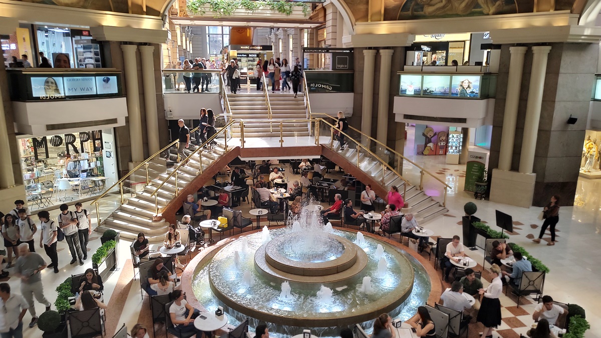 Quando Se Fala de Compras em Buenos Aires Tem Galerias Pacífico