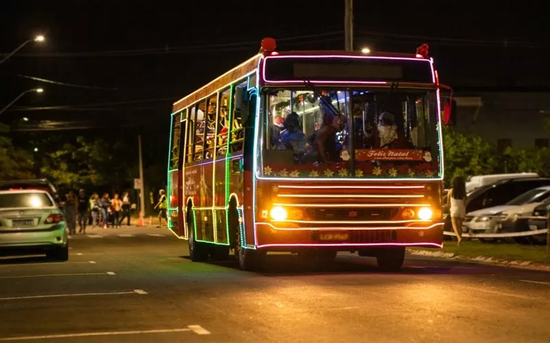 Itupeva - ‘Ônibus Iluminado’ leva público para apreciar decoração natalina!