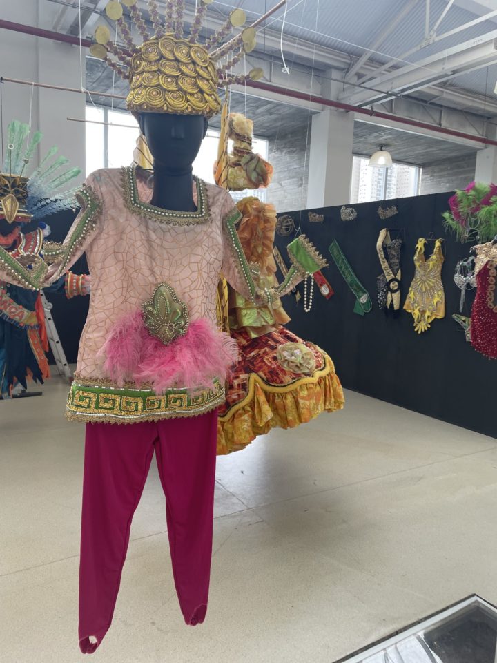 Jundiaí - Exposições da Biblioteca Nelson Foot reúnem Carnaval e Carros Antigos!