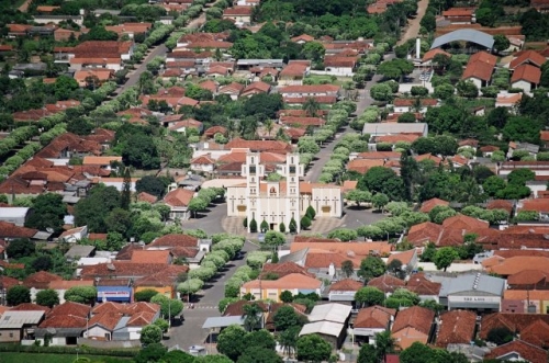 Conheça Lavínia em SP