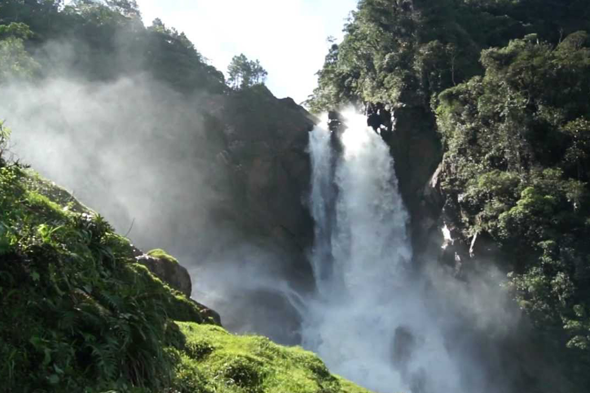 Cachoeira de Marsilac em São Paulo