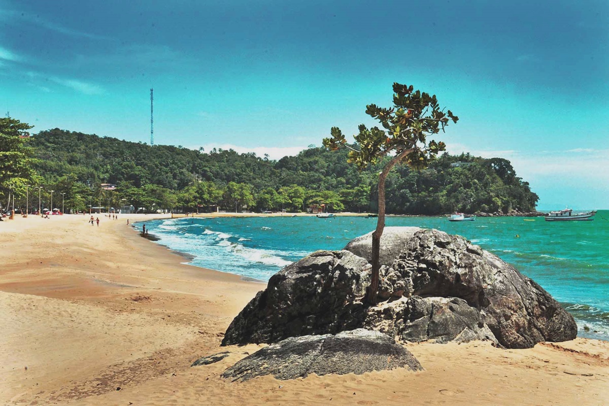 Praia das Cigarras em São Sebastião