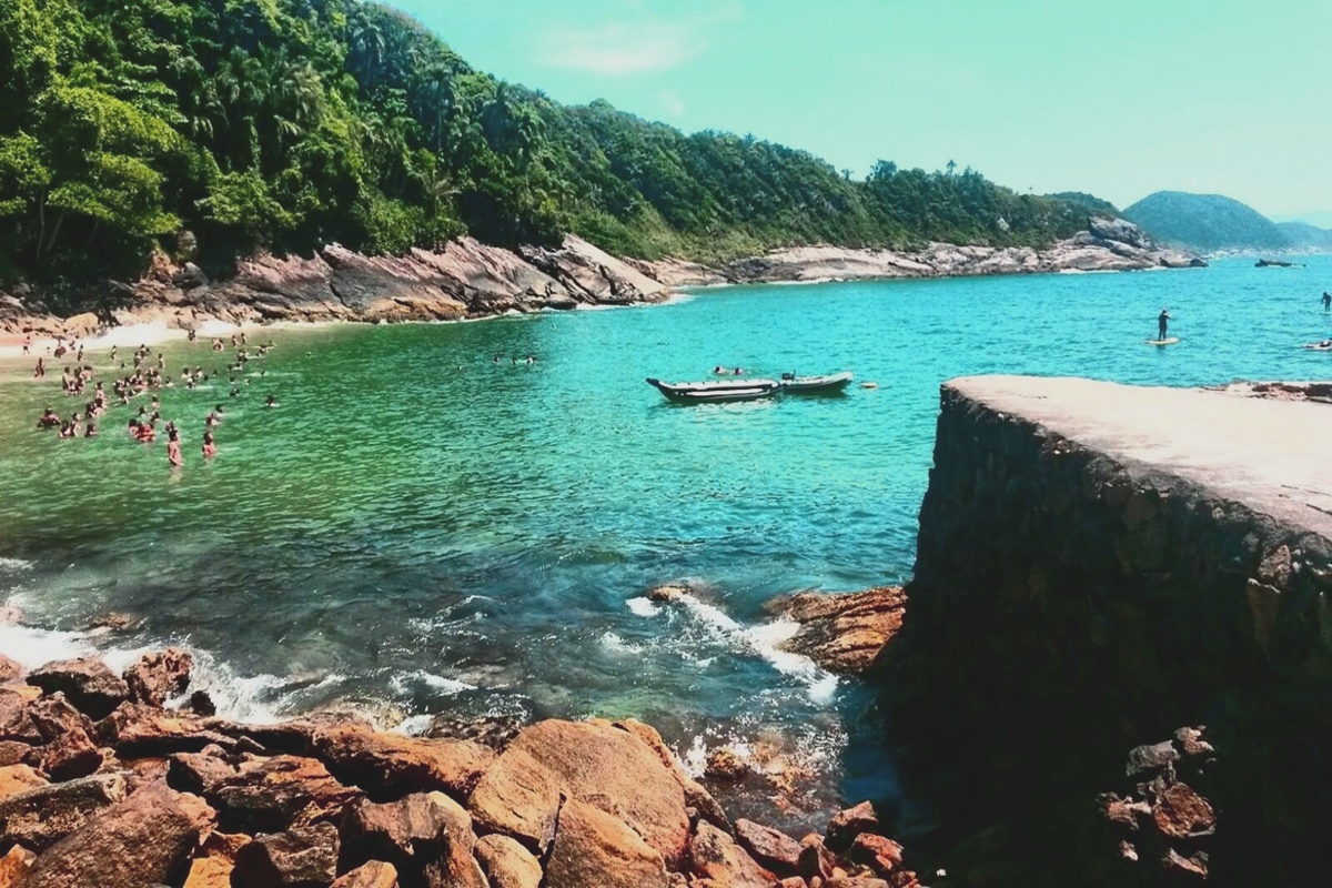 Praia do Sorocotuba em Guarujá - SP