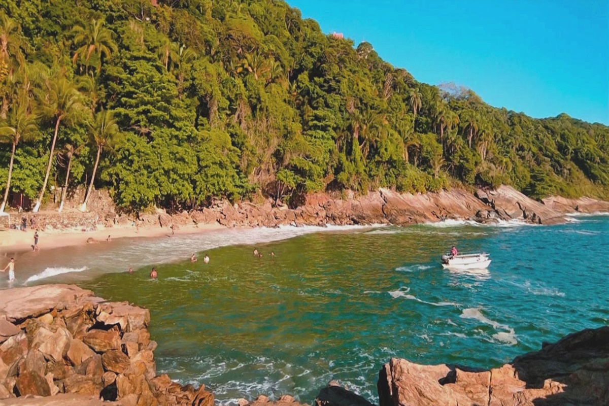 Praia do Éden em Guarujá