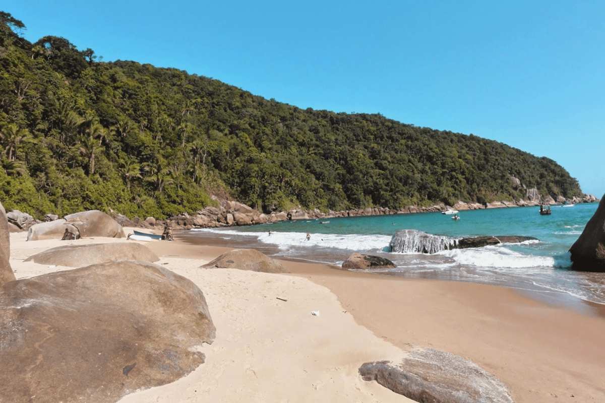 Praia do Saco do Major em Guarujá