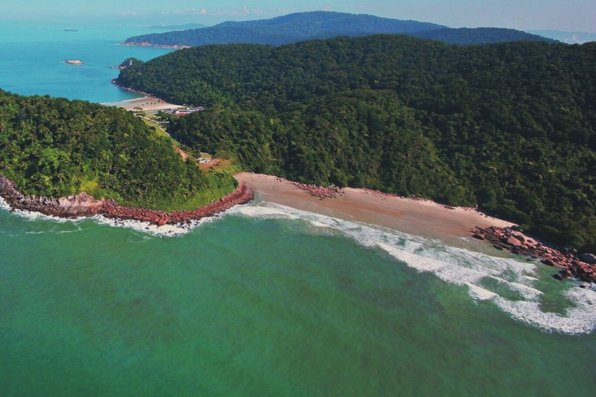 Praia do Monduba em Guarujá