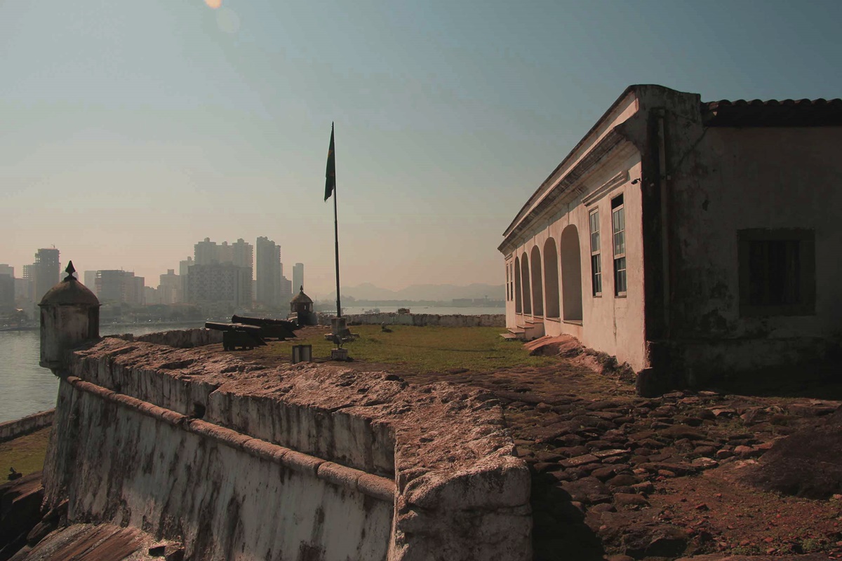 Praia da Fortaleza da Barra Grande em Guarujá