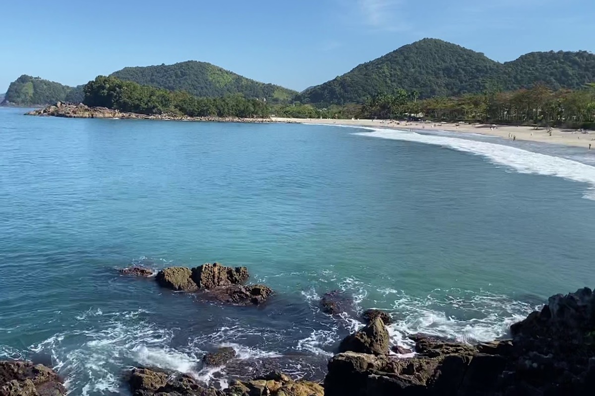 Praia de Camburizinho em São Sebastião