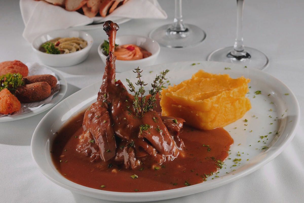 Restaurante A Bela Sintra em São Paulo - SP