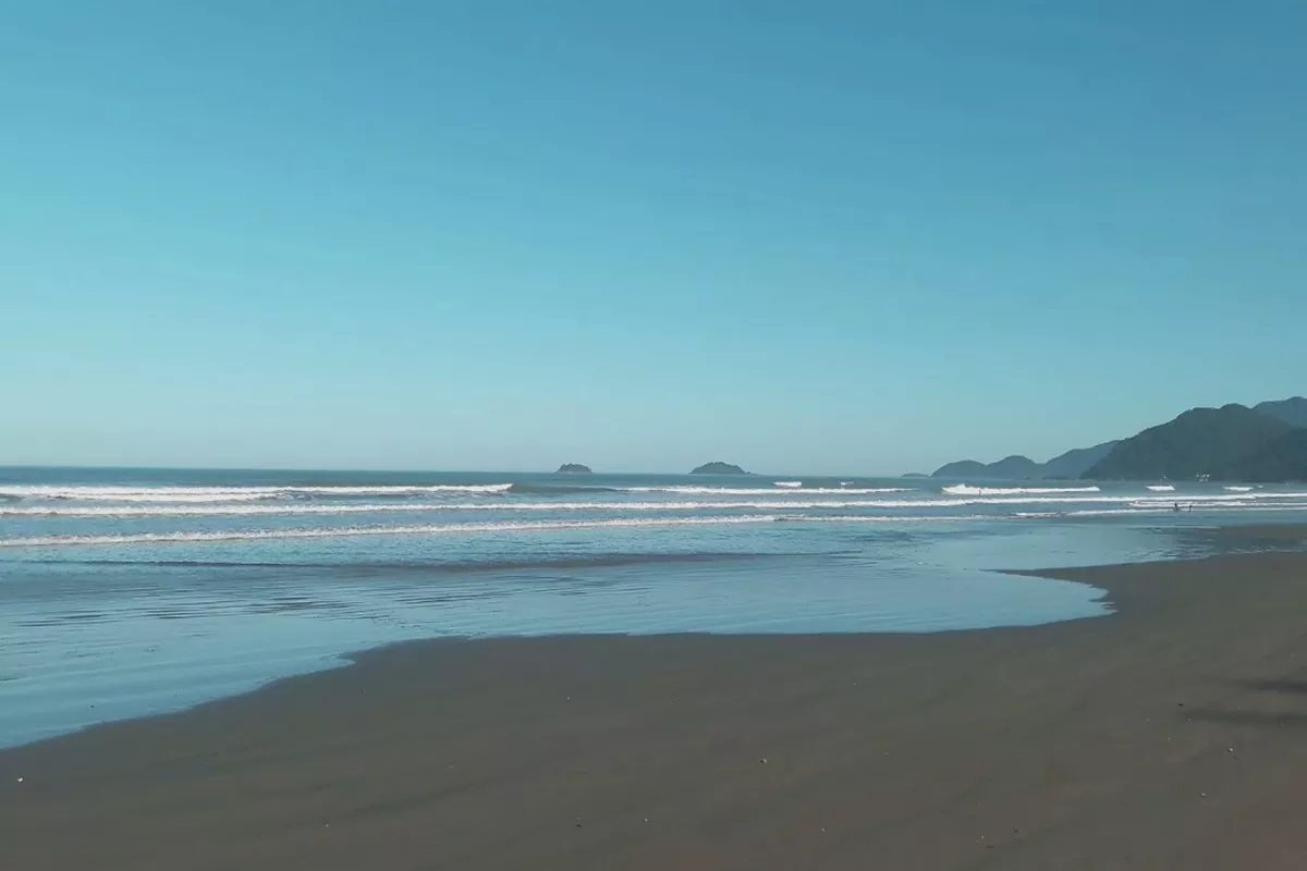 Praia de Stella Maris em Peruíbe