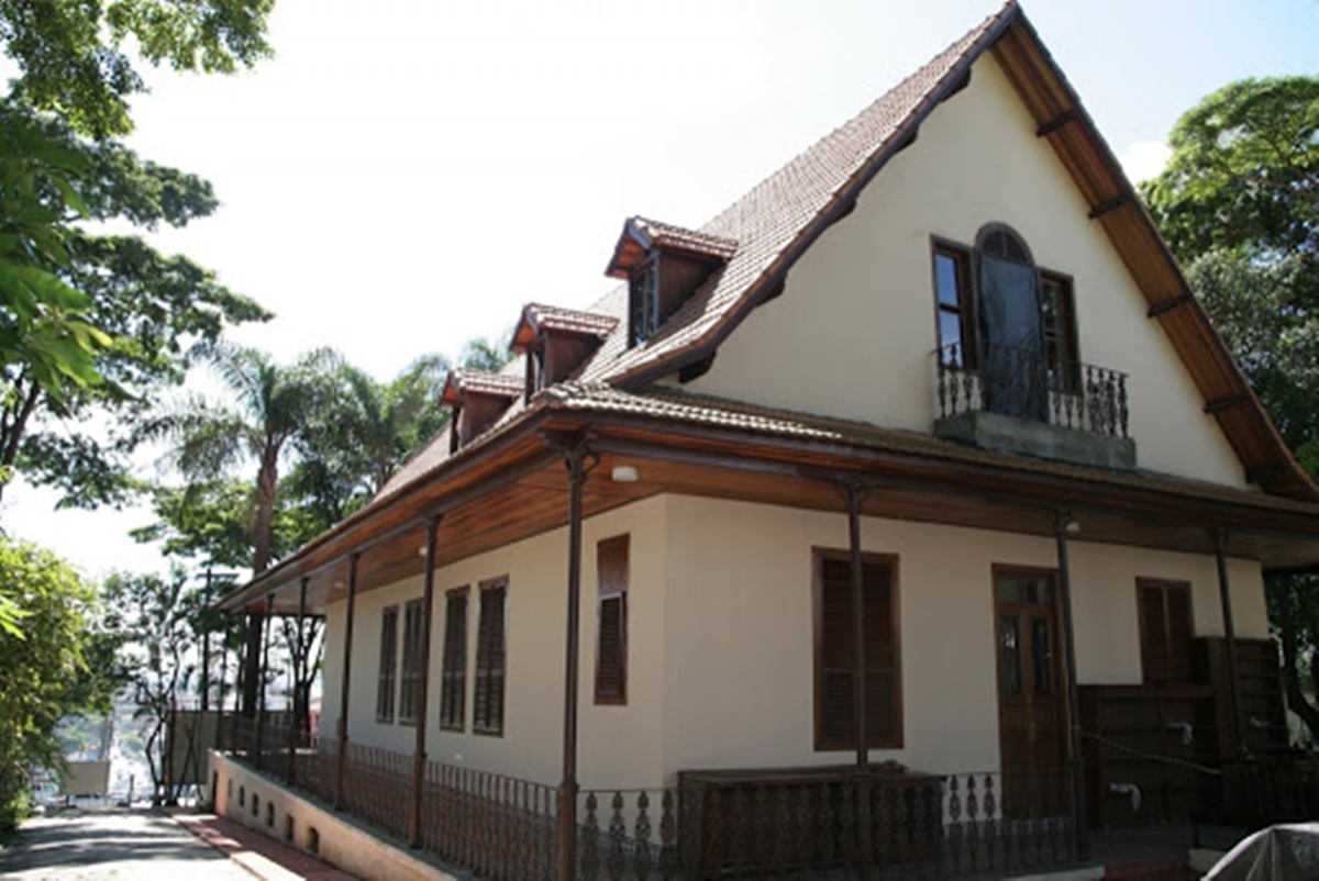 Museu Dimitri Sensaud de Lavaud Osasco