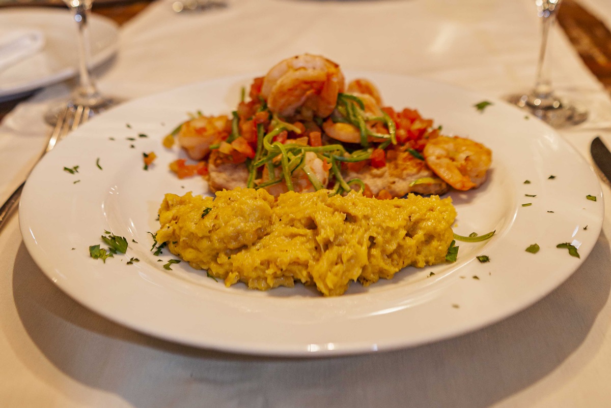 Luciana Valladão Restaurante Guaratinguetá - SP