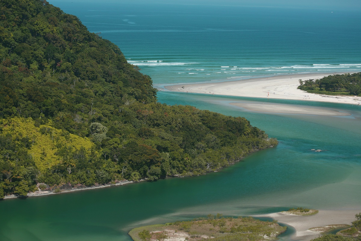Praia de Guaratuba em Bertioga - SP