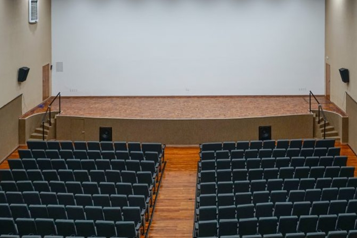 Cine Dona Esmeralda Aguaí