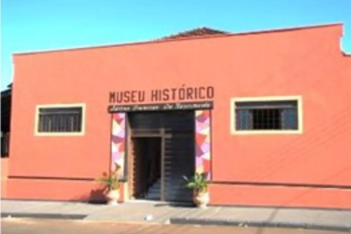 Museu Histórico Adelino Francisco Do Nascimento Indiaporã