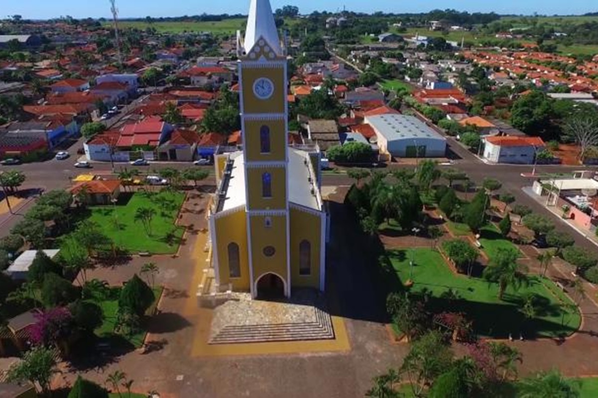 Praça Luiz Antônio de Amorim Indiaporã - SP