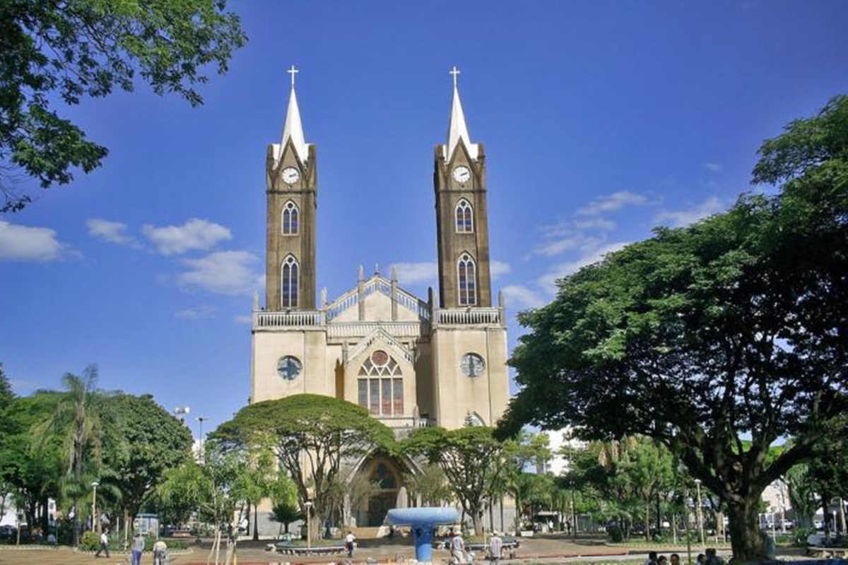 Catedral Nossa Senhora Aparecida Votuporanga - SP