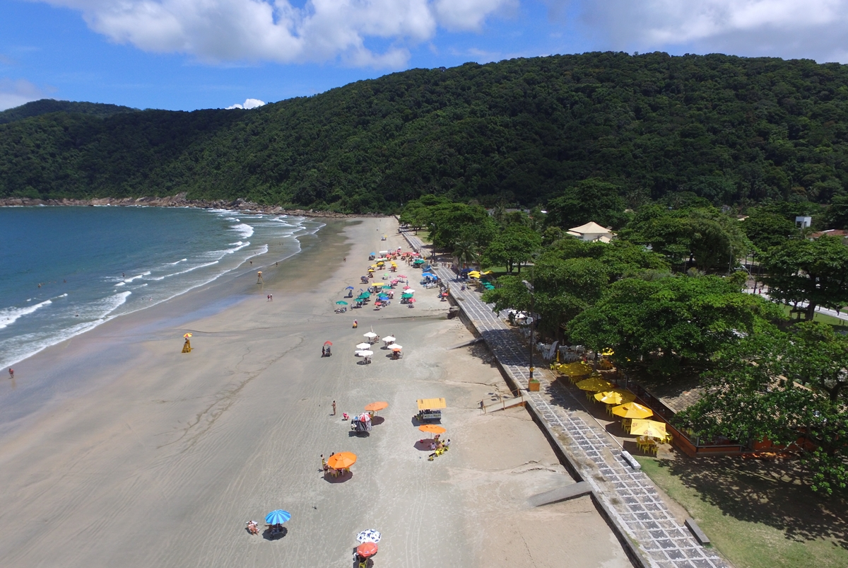 Praia Guaiuba no Guarujá