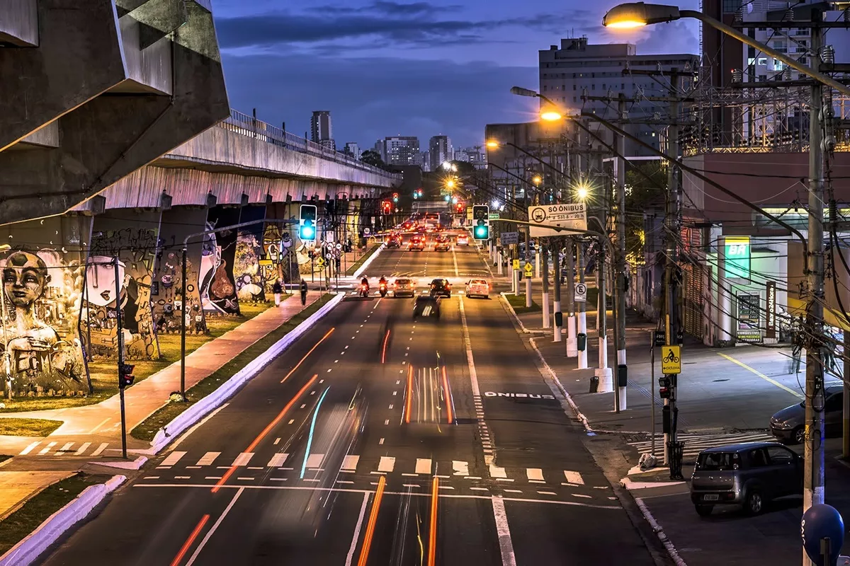 Avenida Cruzeiro do Sul em São Paulo