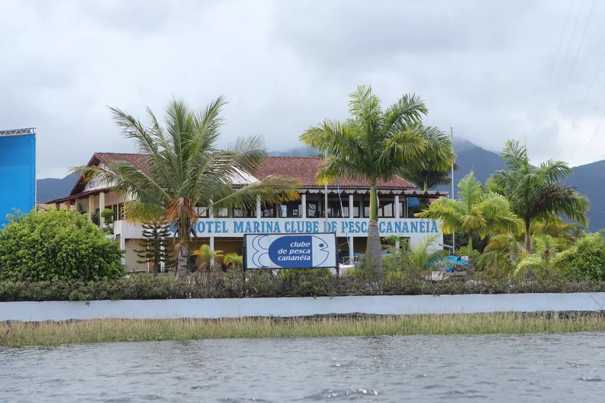 Hotel Marina Clube de Pesca em Cananéia